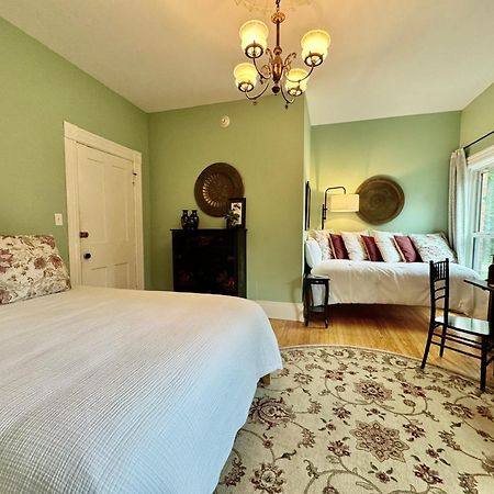 The Edwards Waterhouse Inn Fredonia Buitenkant foto